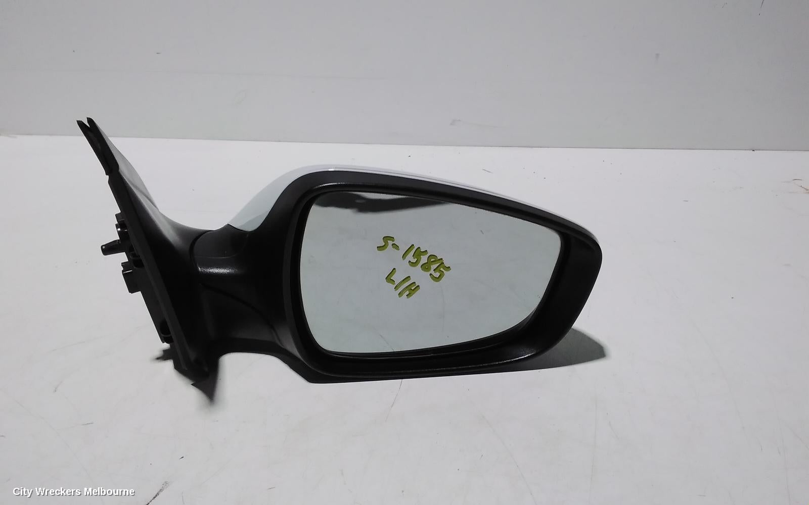 HYUNDAI ACCENT RIGHT DOOR MIRROR, RB, W/ ELECT ADJ, MANUAL FOLD, NON HEATED, INDICATOR TYPE, 05/2011 - 12/2019 - Image 1