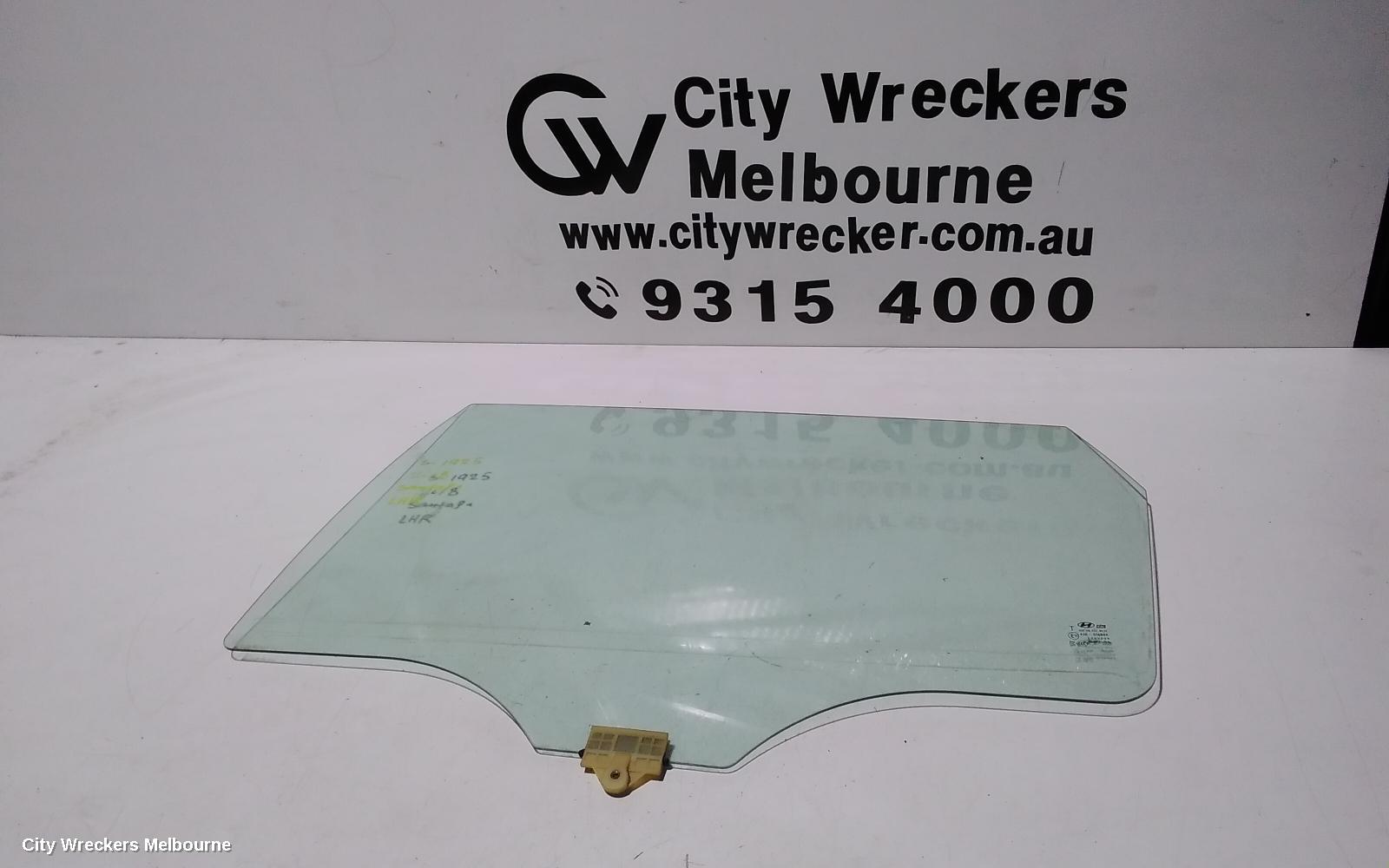 HYUNDAI SANTA FE LEFT REAR DOOR WINDOW, CLEAR TYPE, TM, 03/2018 ONWARDS - Image 1