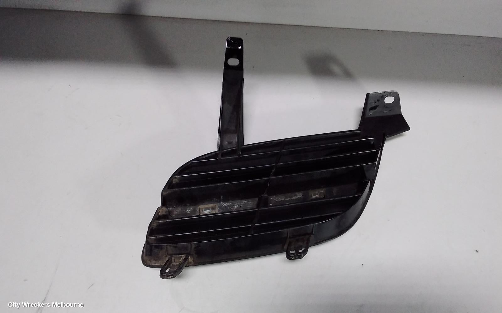 NISSAN PULSAR GRILLE, N16 SI, HATCH, RH SIDE, 06/2001 - 07/2003 - Image 3