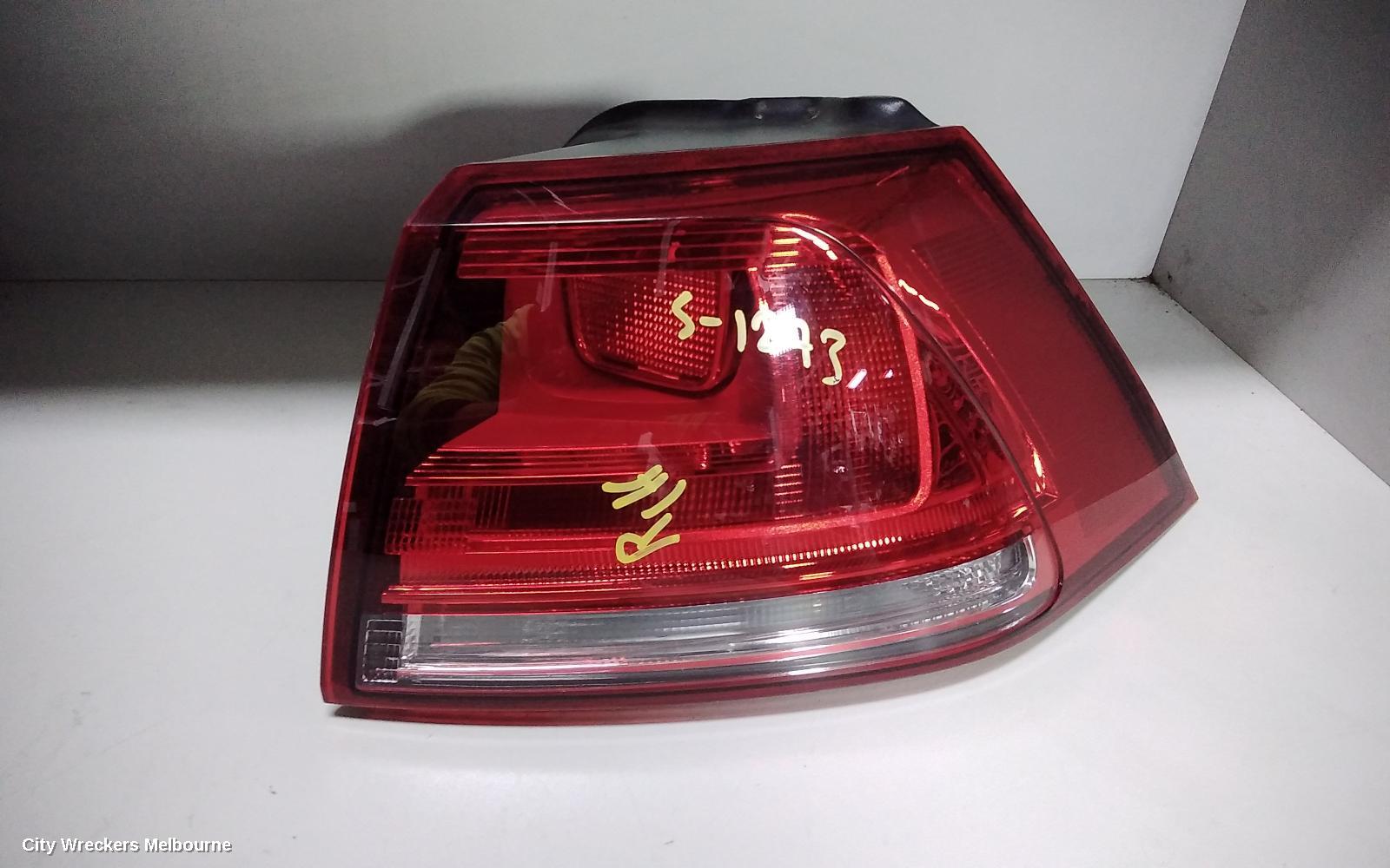 VOLKSWAGEN GOLF RIGHT TAILLIGHT, GEN 7, HATCH, 03/2013 - 03/2017 - Image 1