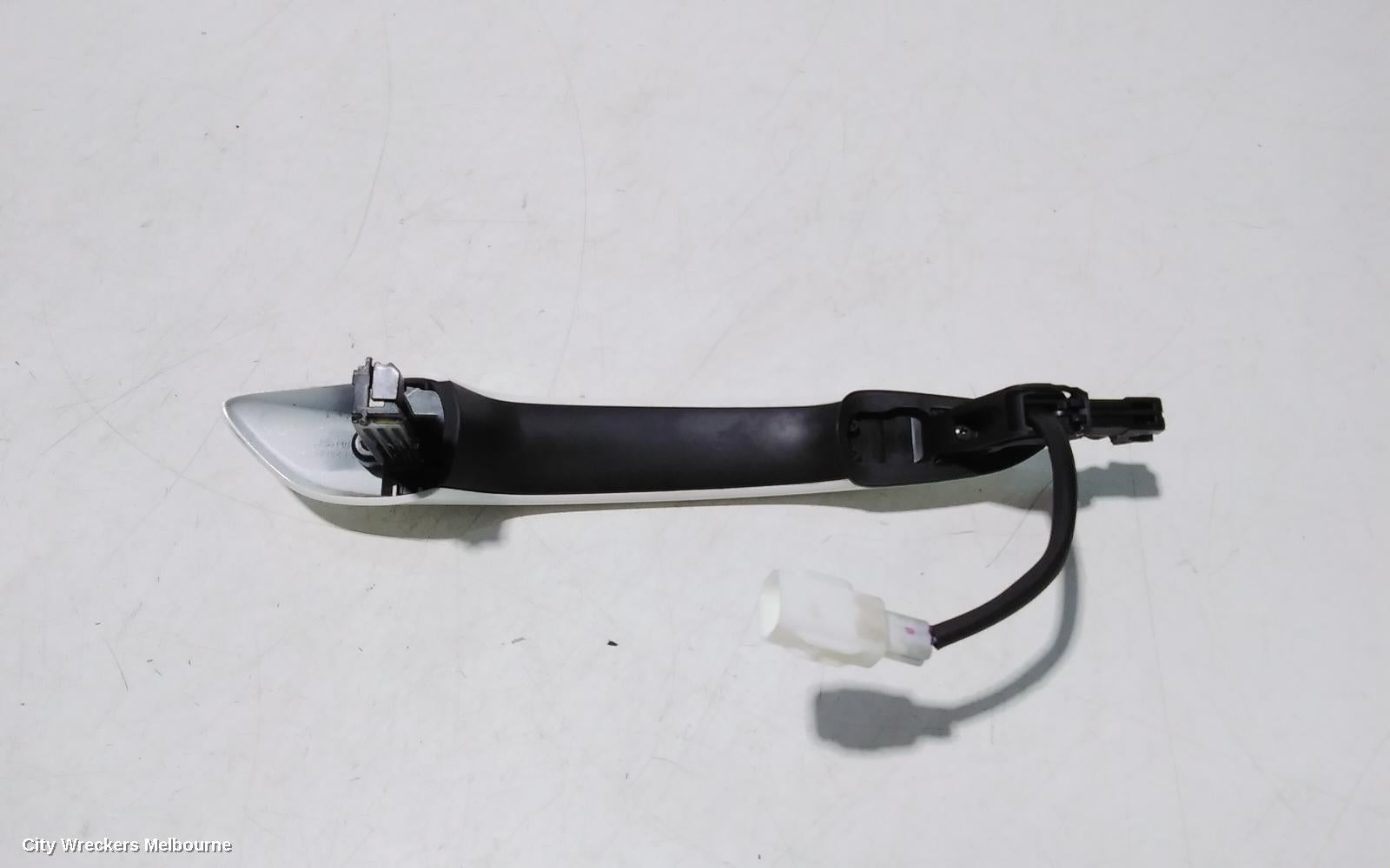 MAZDA 3 DOOR HANDLE, LH FRONT, OUTER, NON KEYLESS ENTRY TYPE, BP, 03/2019 ONWARDS - Image 3