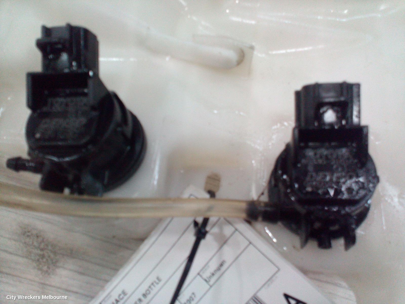TOYOTA HIACE WASHER BOTTLE, TRH/KDH, 03/2005 - 04/2019 - Image 2