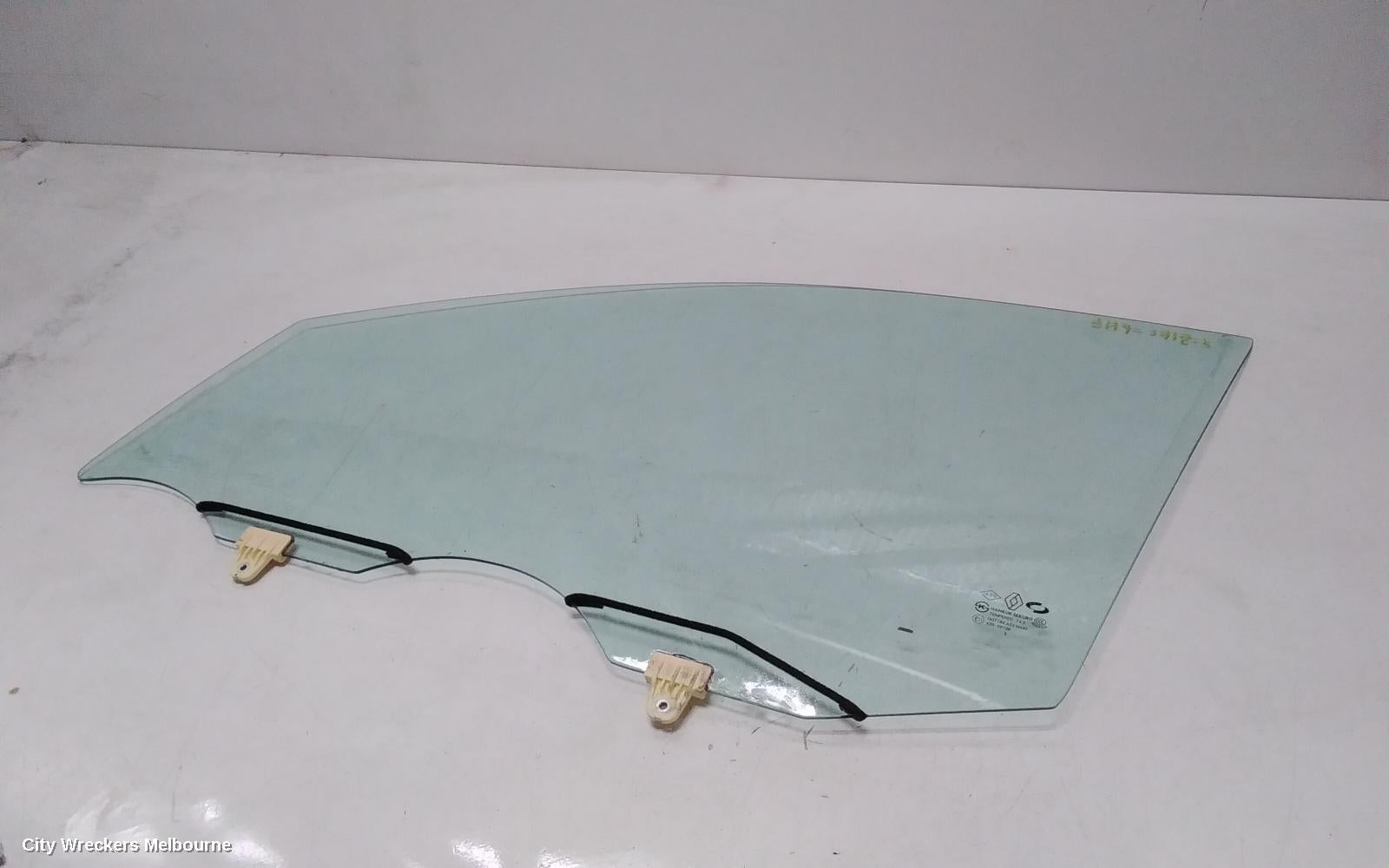 RENAULT KALEOS LEFT FRONT DOOR WINDOW, H45, WAGON, 09/2008 - 04/2016 - Image 1