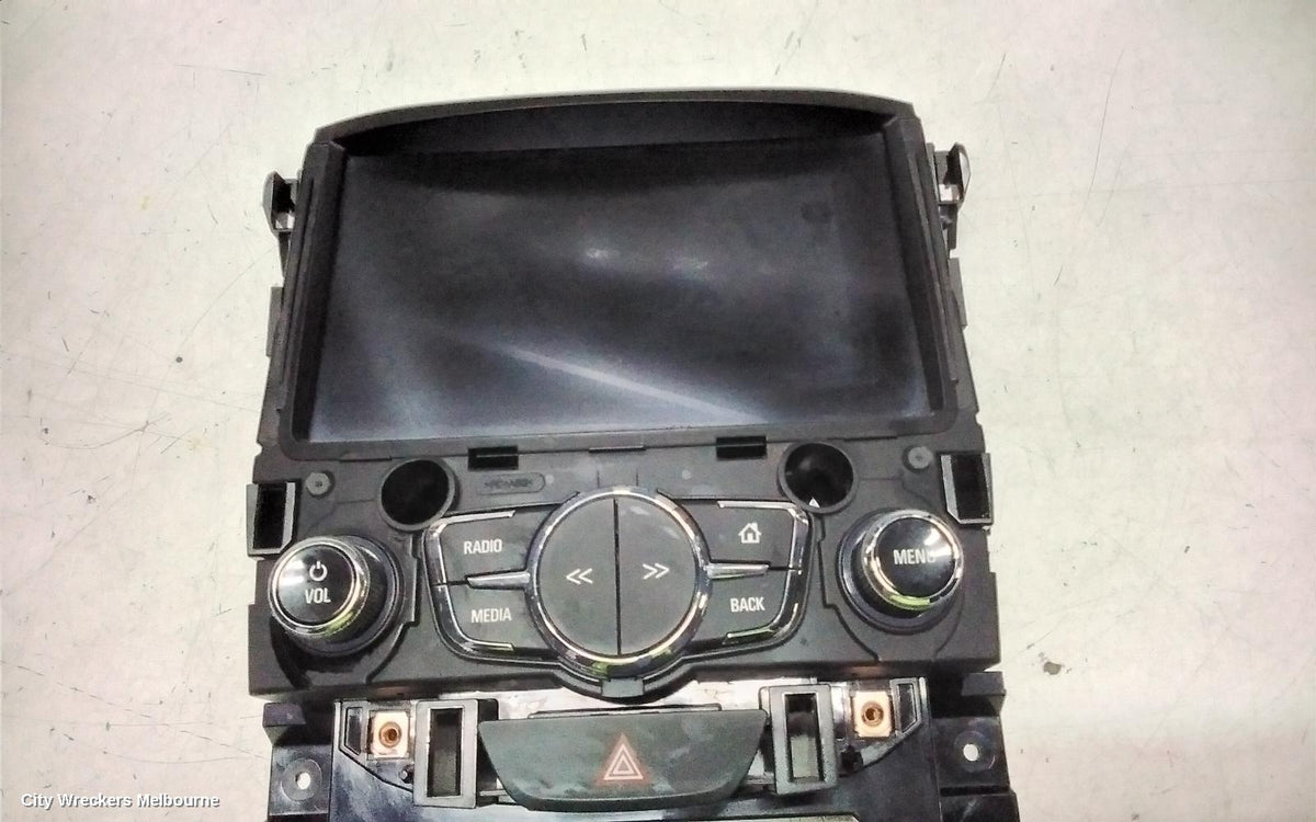 HOLDEN ASTRA RADIO/CD/DVD/SAT/TV, HEAD UNIT, W/ DISPLAY UNIT, 8IN TOUCHSCREEN, SAT NAV TYPE, BK-BL, 09/2016 - 12/2020 - Image 2