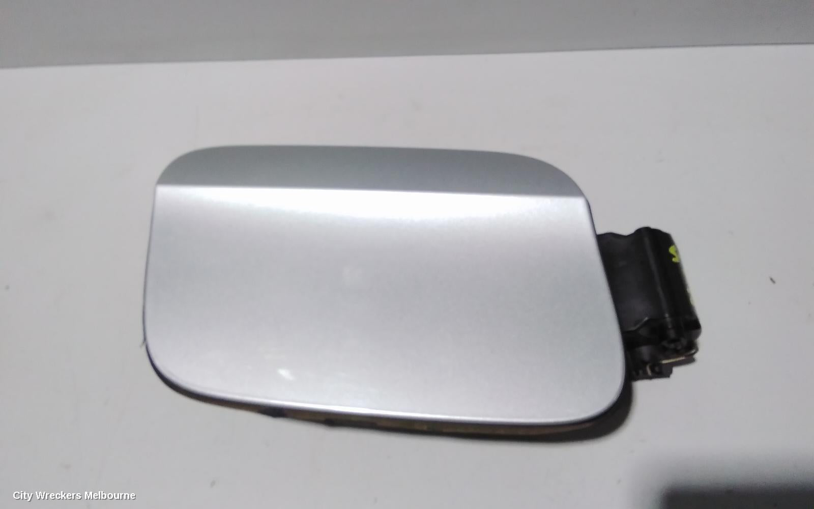 HOLDEN COMMODORE FUEL DOOR / FILLER, FUEL FLAP, ZB, 10/2017 - 12/2020 - Image 2