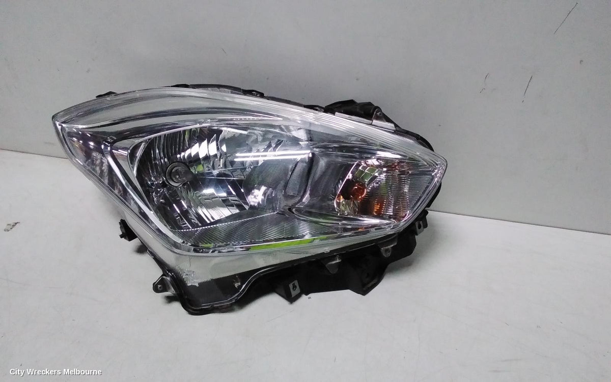 SUZUKI SWIFT RIGHT HEADLAMP, AZ, HALOGEN TYPE, 04/2017 - 03/2025 - Image 3