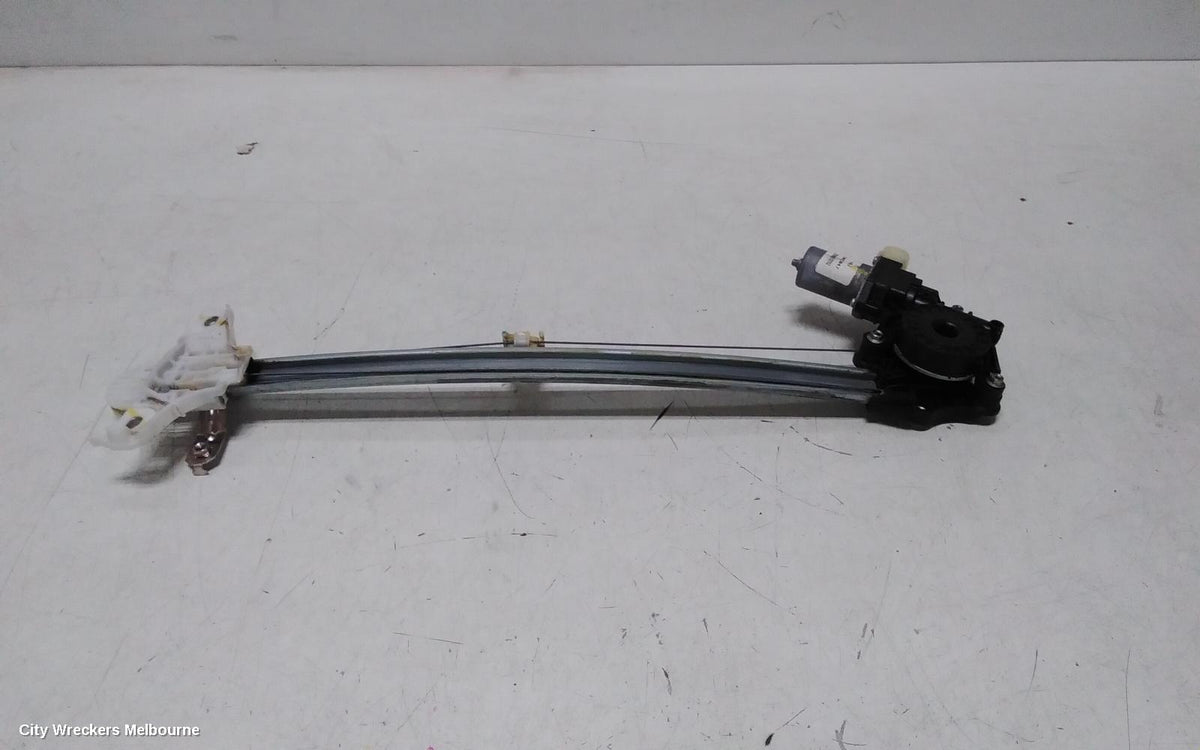 SUZUKI BALENO RIGHT FRONT WINDOW REG/MOTOR, EW, DOOR REG ASSY (REG AND MOTOR), 6 PIN TYPE, 04/2016 - 12/2022 - Image 1