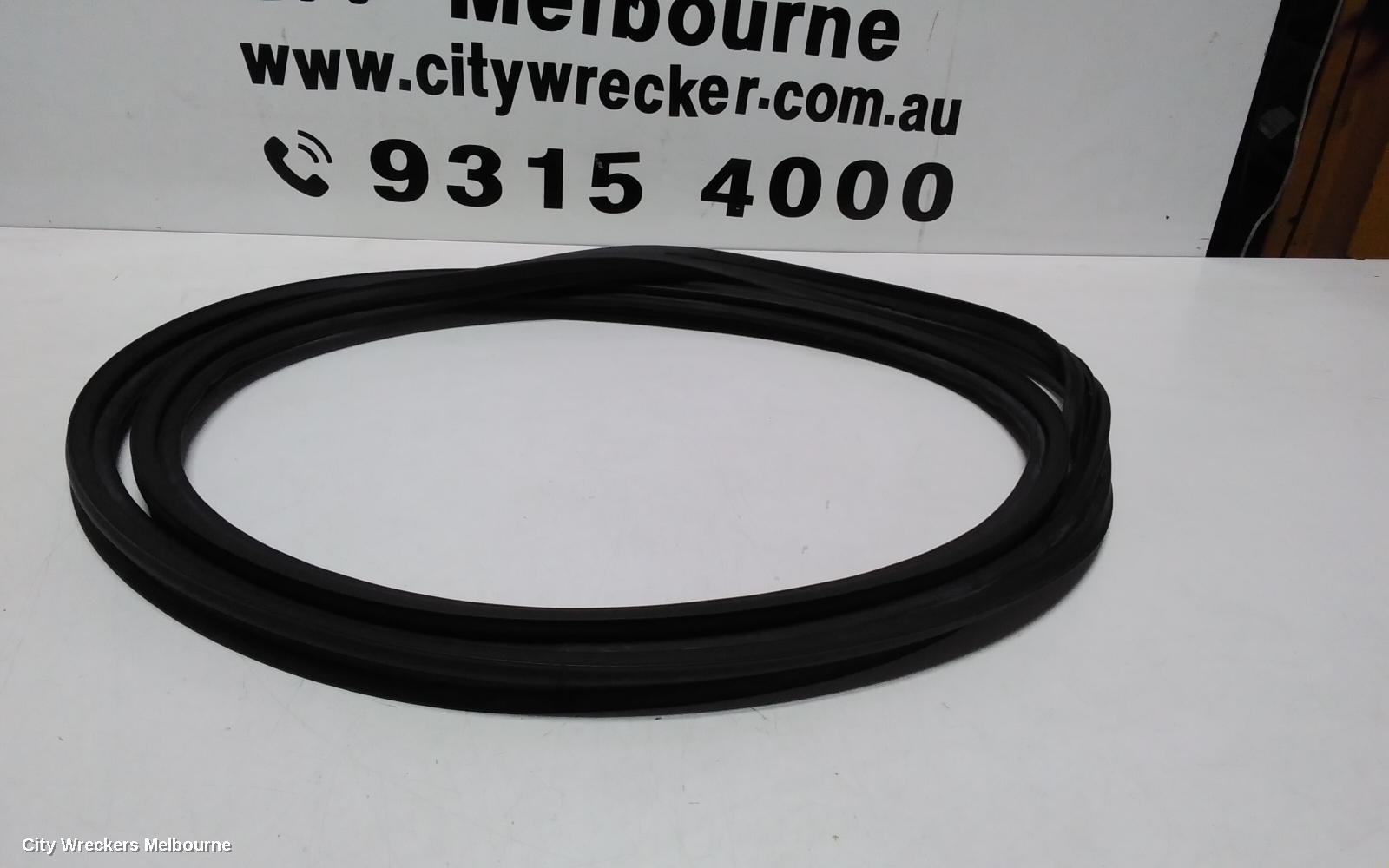 TOYOTA COROLLA, E210, 07/2018 ONWARDS, BOOTLID RUBBER SEAL : 110902 - Image 2