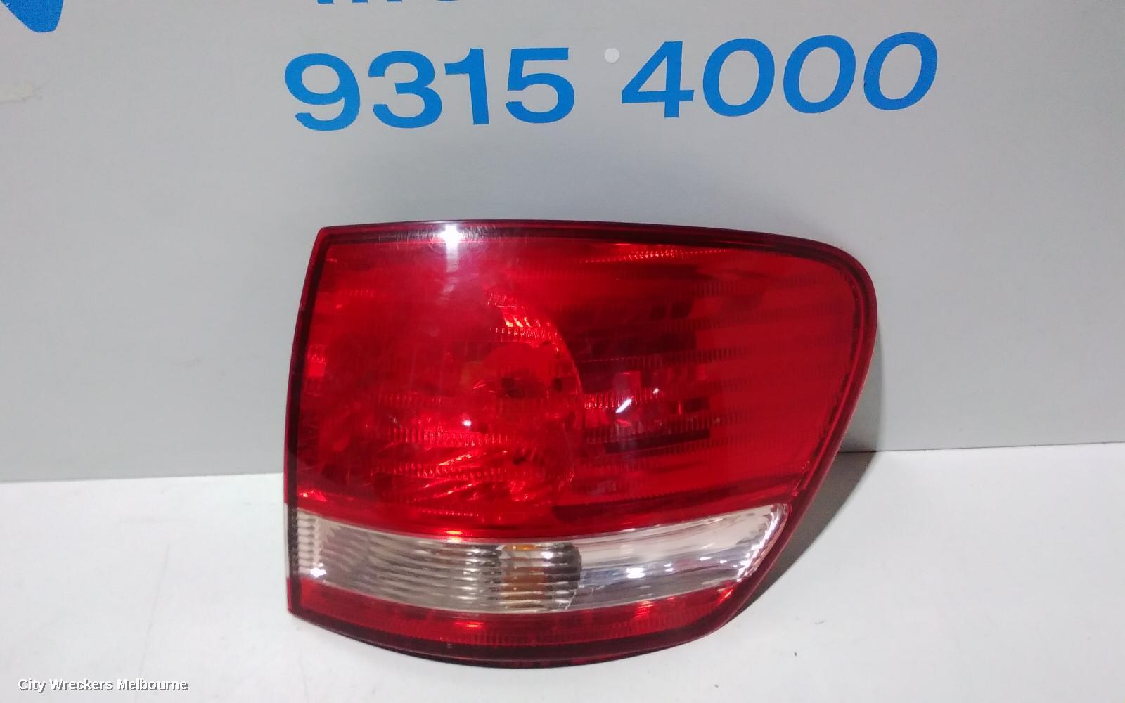 TOYOTA AVENSIS RIGHT TAILLIGHT, ACM20R, 12/2001 - 11/2003 - Image 3