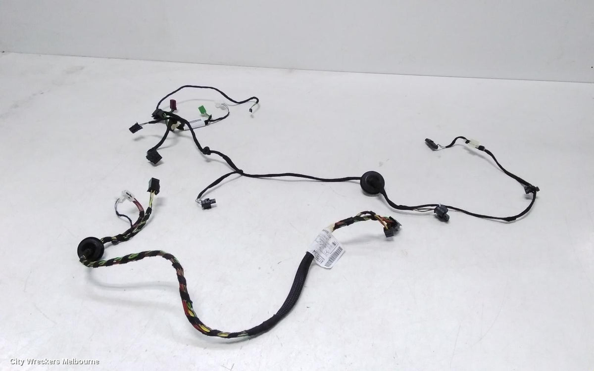 153171 - Image 1