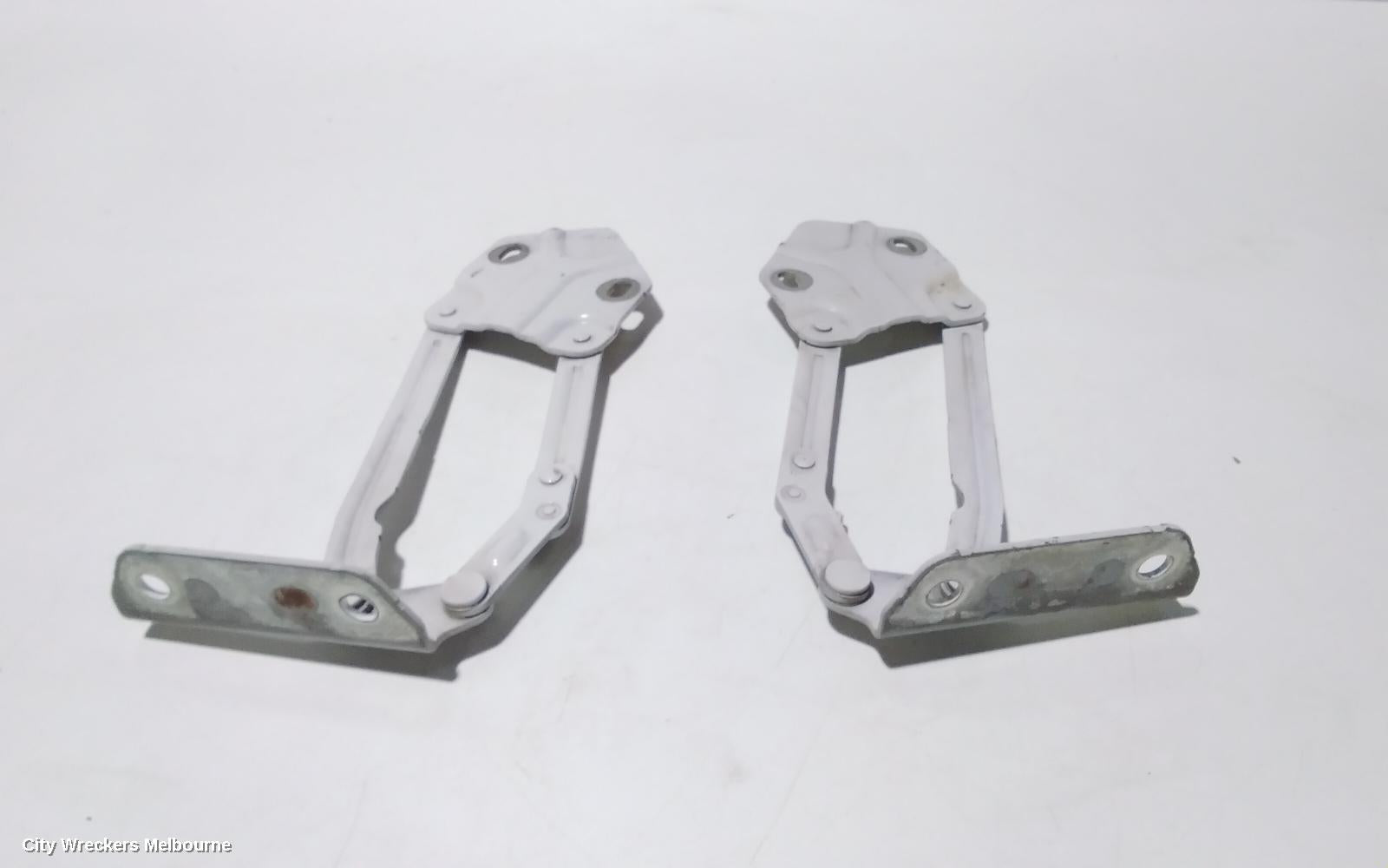 VOLKSWAGEN CADDY BONNET HINGE/STRUT, HINGES (PAIR), 2K, 12/2004 - 06/2015 - Image 1