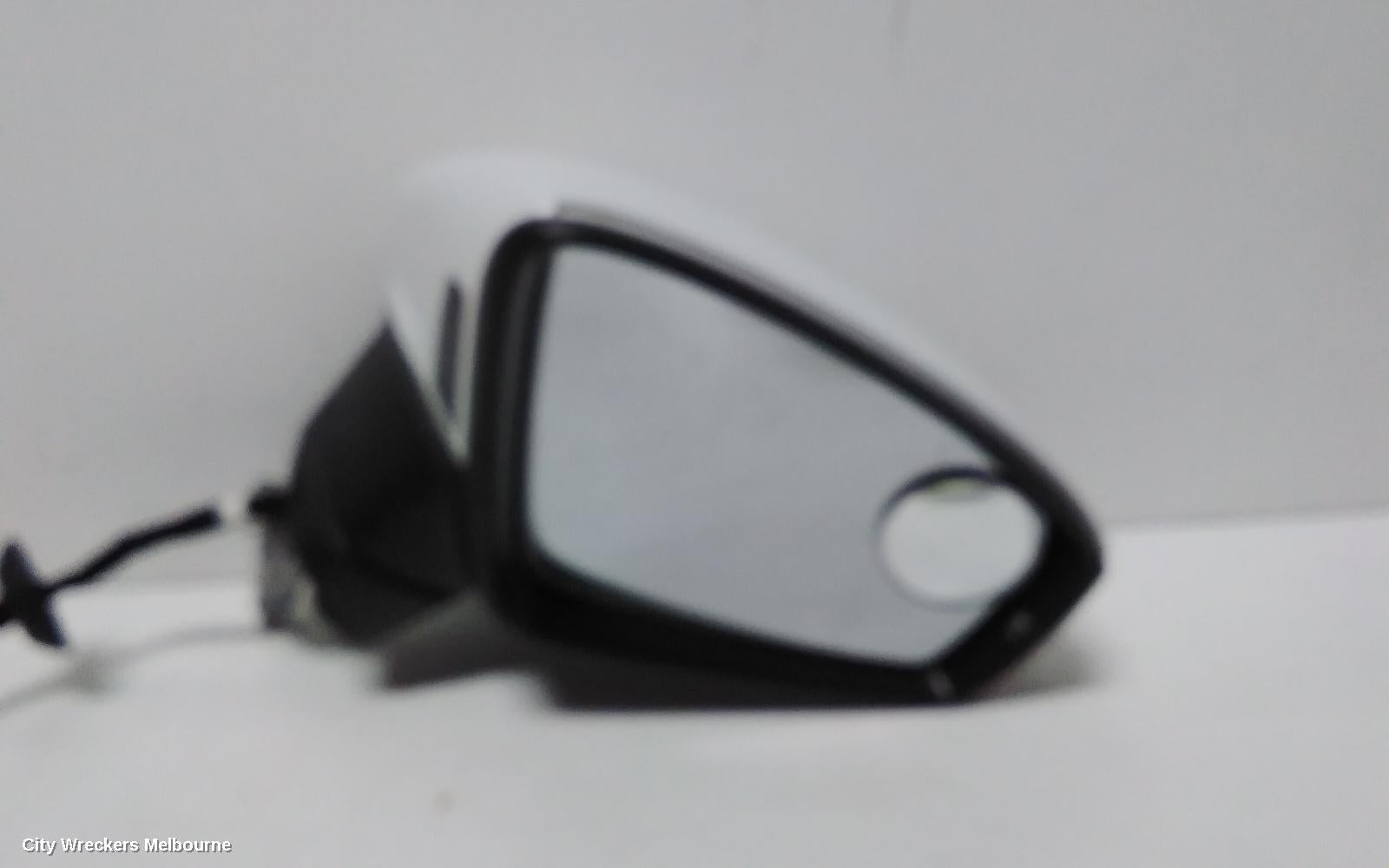 VOLKSWAGEN TIGUAN RIGHT DOOR MIRROR, 5NA, POWER FOLD, W/MEMORY, W/ SIDE ASSIST & NON CAMERA TYPE (6XQ/KA2/7Y4), 06/2016 - 02/2021 - Image 2
