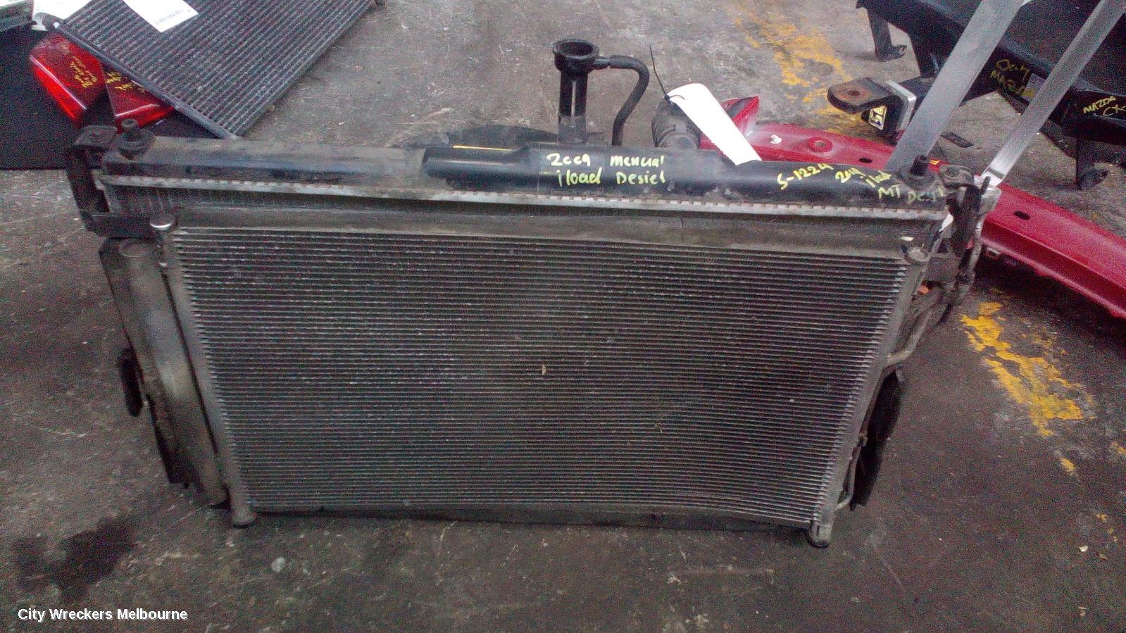 HYUNDAI ILOAD/IMAX RADIATOR, MANUAL, 2.5, DIESEL, TQ, 11/2007 - 08/2012 - Image 1