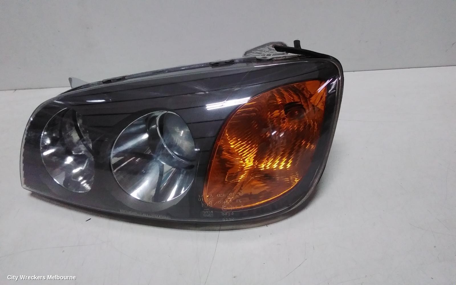 HYUNDAI GRANDEUR LEFT HEADLAMP, XG, BLACK INSERT, 10/1999 - 07/2002 - Image 2