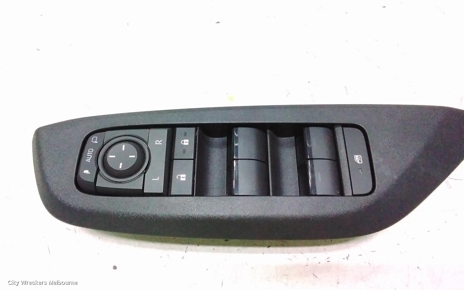 TOYOTA YARIS PWR DR WIND SWITCH, RH FRONT (MASTER SWITCH), XP210 SERIES, 04/2020 - 12/2023 - Image 3