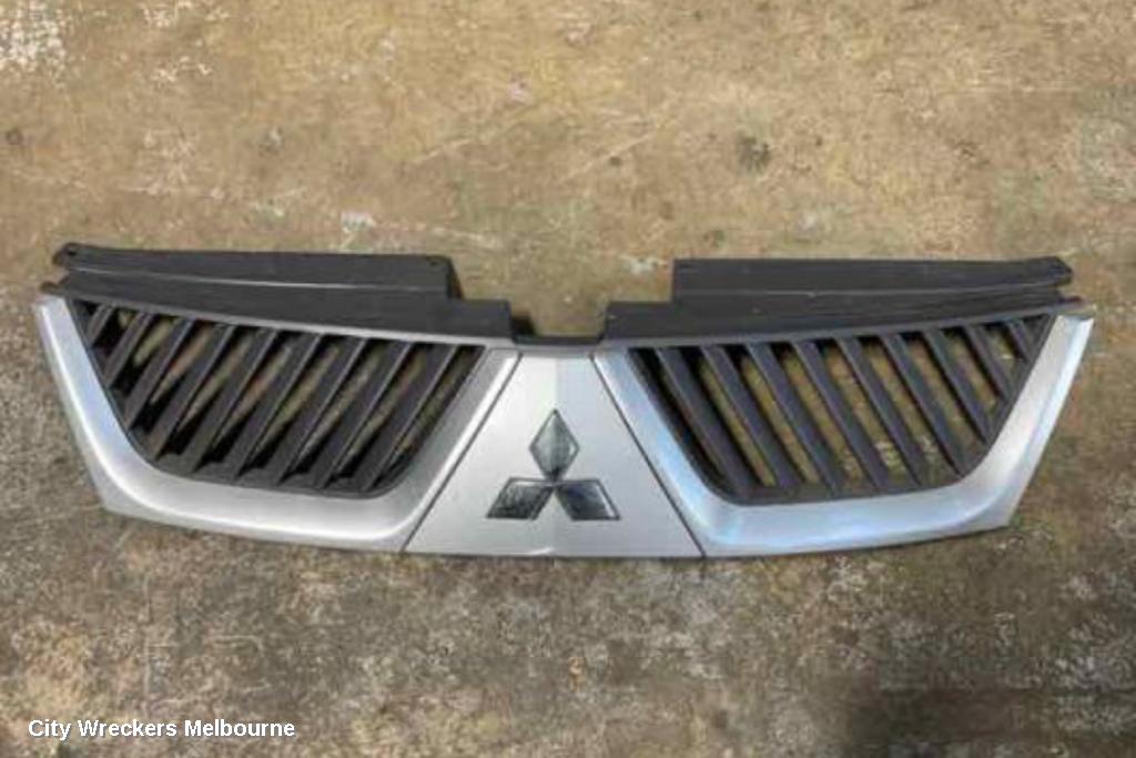 MITSUBISHI OUTLANDER GRILLE, RADIATOR GRILLE, ZG, FIN TYPE, 11/2006 - 09/2009 - Image 1
