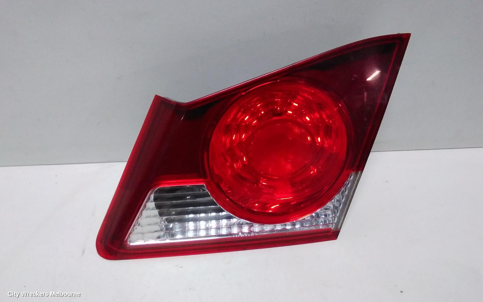 HONDA CIVIC REAR GARNISH, BOOTLID LAMP (RH SIDE), 8TH GEN, 02/2006 - 12/2008 - Image 2