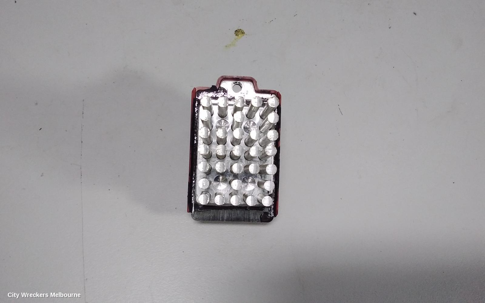 VOLKSWAGEN PASSAT FAN SPEED RESISTOR - Image 2