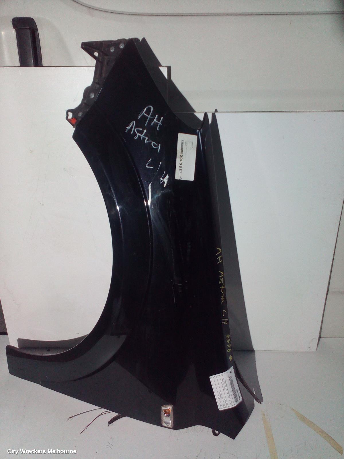 HOLDEN ASTRA LEFT GUARD, AH, 10/2004 - 08/2009 - Image 1