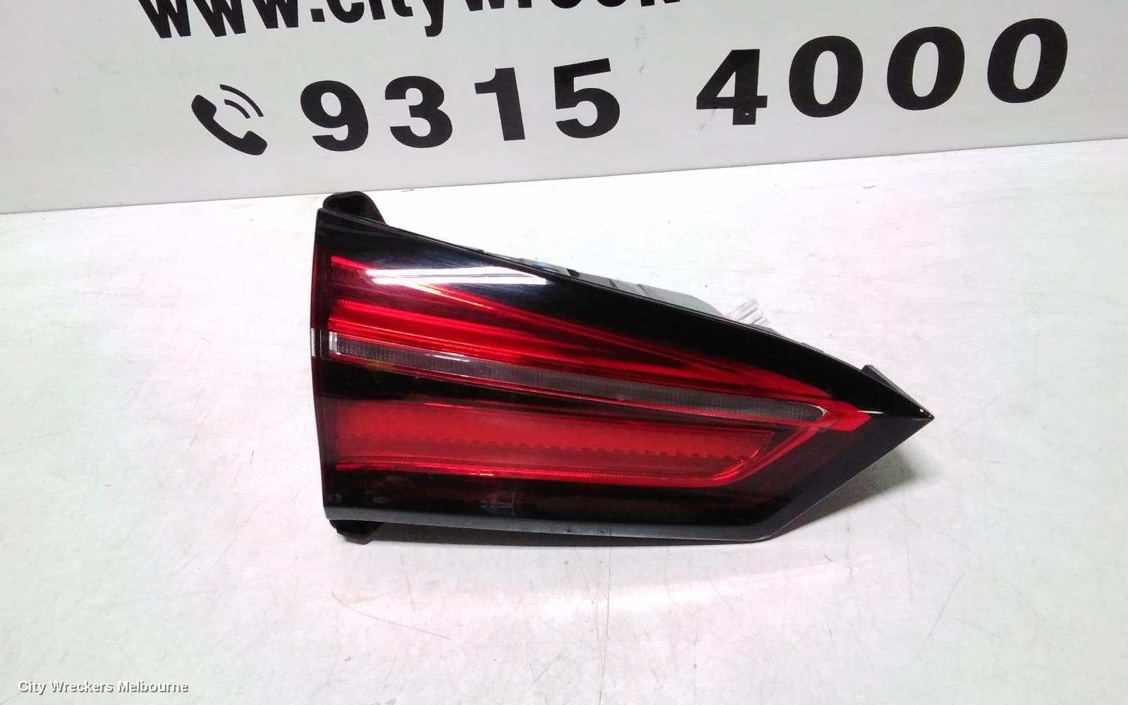 MG HS REAR GARNISH, TAILGATE LAMP (LH SIDE), W/ SEQUENTIAL TYPE, SAS23, 09/2019 ONWARDS - Image 2