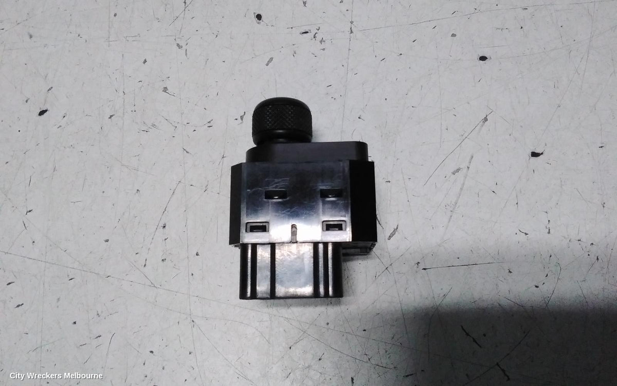SUZUKI SWIFT, ELECTRIC MIRROR SWITCH, RS415/RS416, 09/2004 - 02/2011 - Image 2
