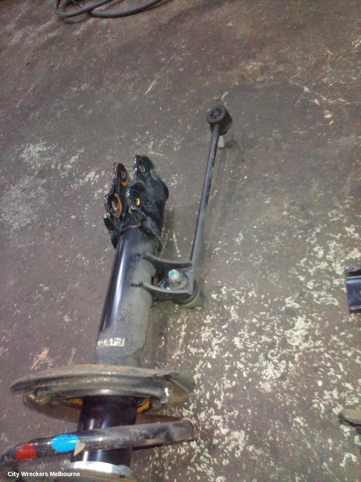 KIA SPORTAGE LEFT FRONT STRUT, SL, 05/2010 - 05/2013 - Image 2