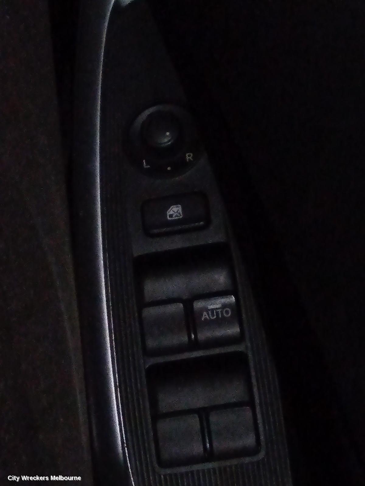 MAZDA CX5 PWR DR WIND SWITCH, RH FRONT (MASTER SWITCH), NON POWER FOLD MIRROR TYPE, KE, 02/2012 - 12/2014 - Image 1