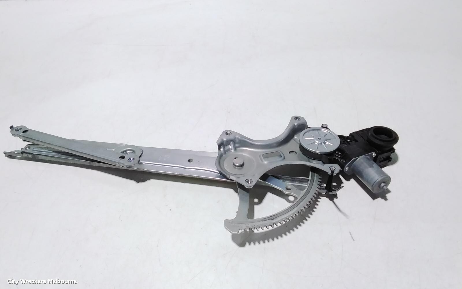 TOYOTA HIACE RIGHT FRONT WINDOW REG/MOTOR, DOOR REG ASSY (REG AND MOTOR), 300 SERIES, 04/2019 ONWARDS - Image 1