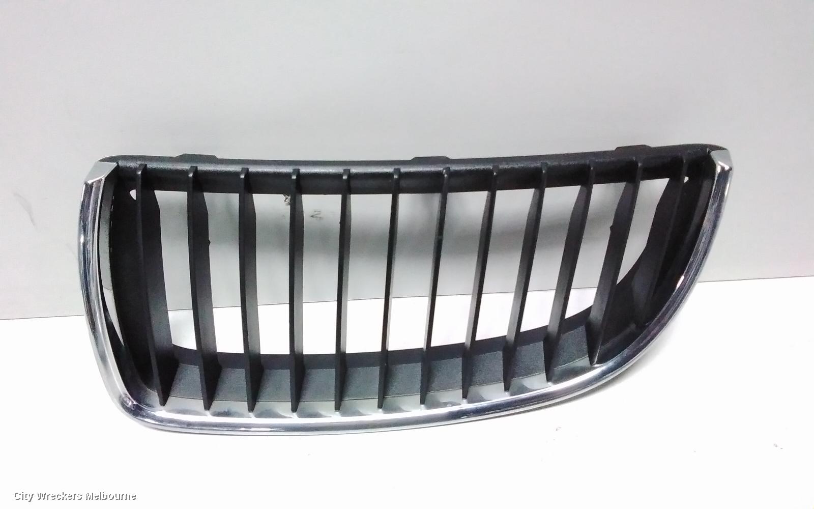BMW 3 SERIES GRILLE, BONNET GRILLE (LH SIDE), E90/E92/E93, SEDAN/COUPE/CABRIO, 03/2007 - 09/2013 - Image 2