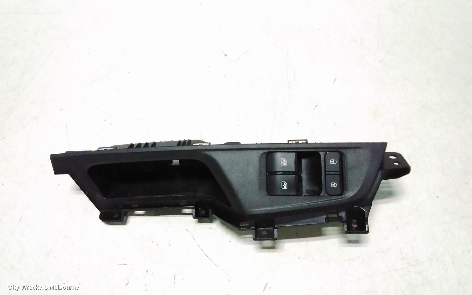 LDV DELIVER 9 PWR DR WIND SWITCH, RH FRONT (MASTER SWITCH), 07/2020 ONWARDS - Image 2