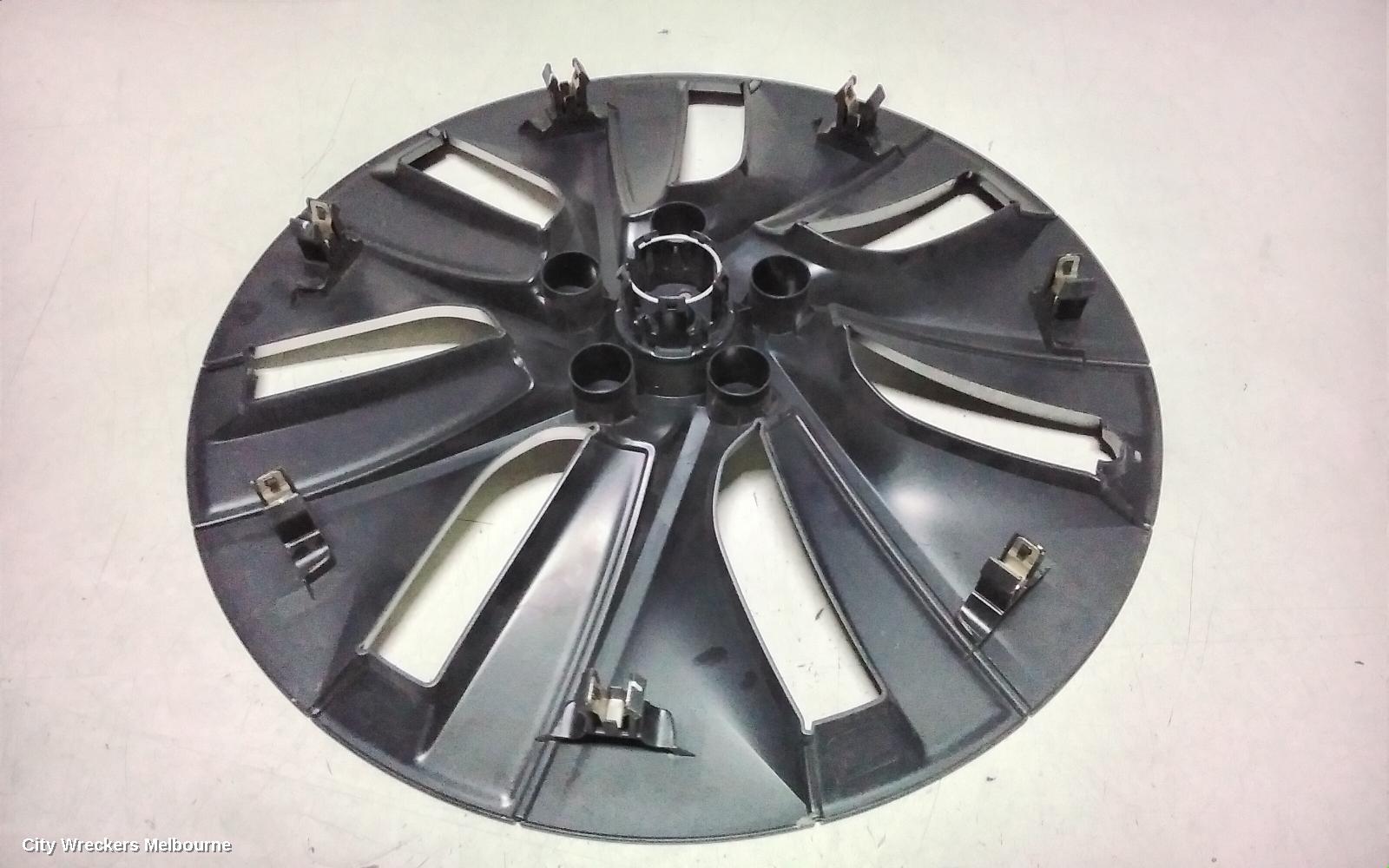 TESLA MODEL Y WHEEL COVER/HUB CAP, 1ST GEN, FACTORY, 19IN, GEMINI, 7 SPOKE, 03/2022 ONWARDS - Image 3