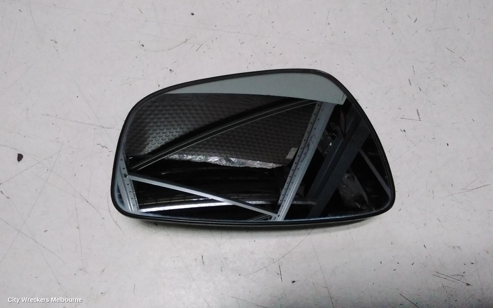HYUNDAI ACCENT RIGHT DOOR MIRROR, RB, W/ ELECT ADJ, MANUAL FOLD, NON HEATED, INDICATOR TYPE, 05/2011 - 12/2019 - Image 1