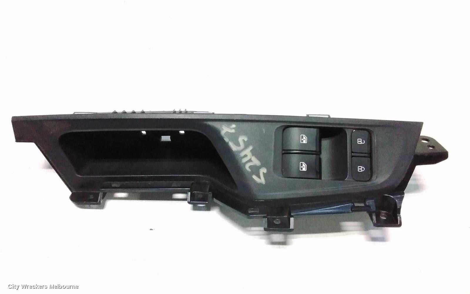 LDV DELIVER 9 PWR DR WIND SWITCH, RH FRONT (MASTER SWITCH), 07/2020 ONWARDS - Image 1