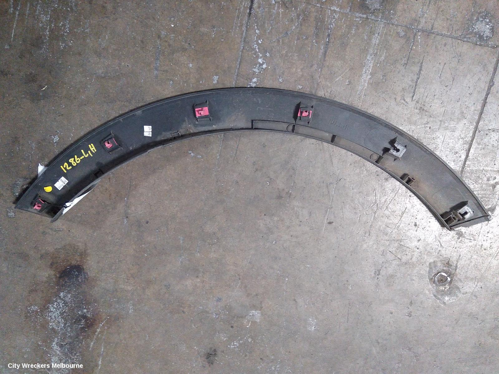 KIA SPORTAGE WHEEL ARCH FLARE, LH FRONT, SL, 05/2010 - 05/2013 - Image 2