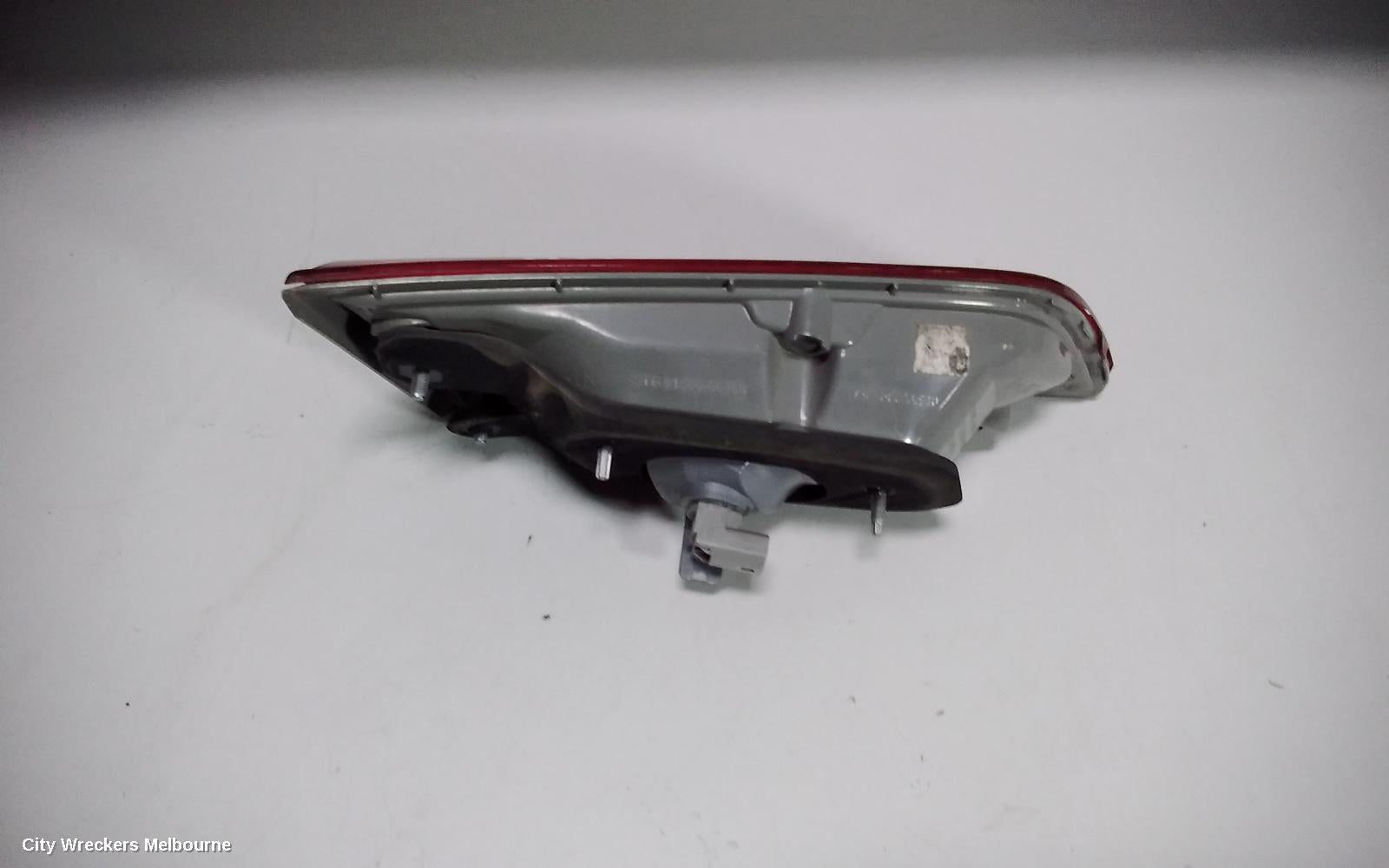 TOYOTA CAMRY REAR GARNISH, BOOTLID LAMP (RH SIDE), AVV50, HYBRID, 03/2012 ONWARDS - Image 2