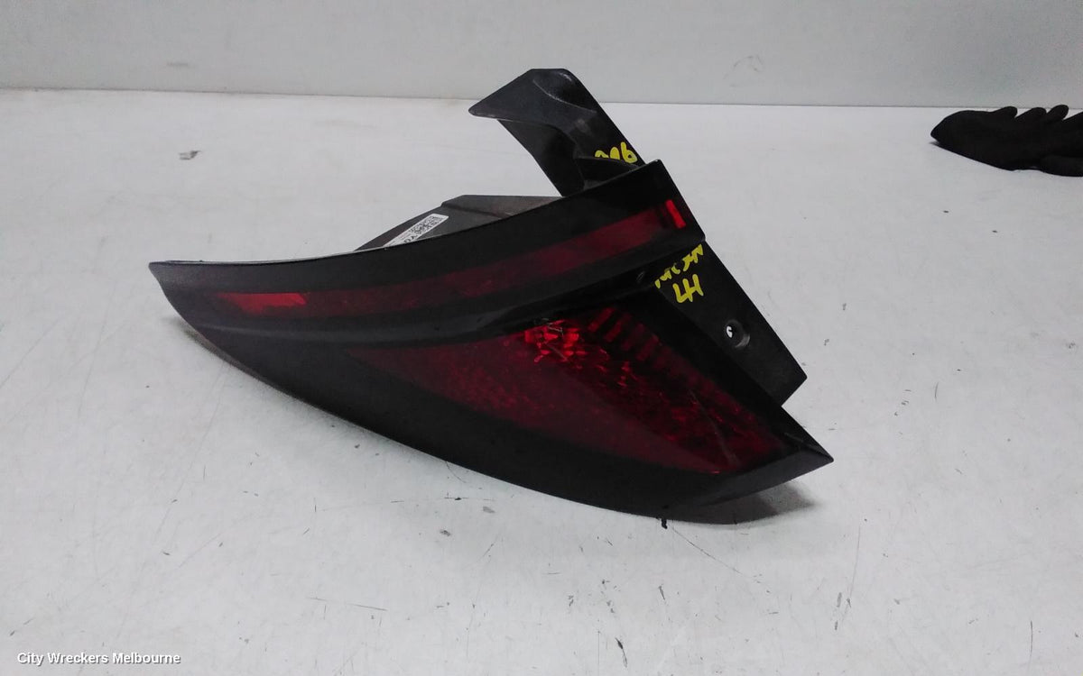 HYUNDAI TUCSON LEFT TAILLIGHT, NX4, IN BODY, W/ HALOGEN TYPE, 02/2021 - 01/2024 - Image 1