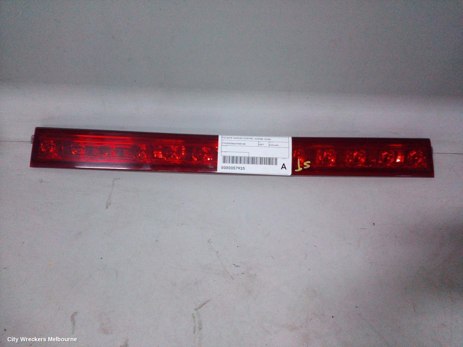 TOYOTA TARAGO REAR GARNISH, TAILGATE GARNISH (CENTRE), ACR50R, 03/2006 ONWARDS - Image 3
