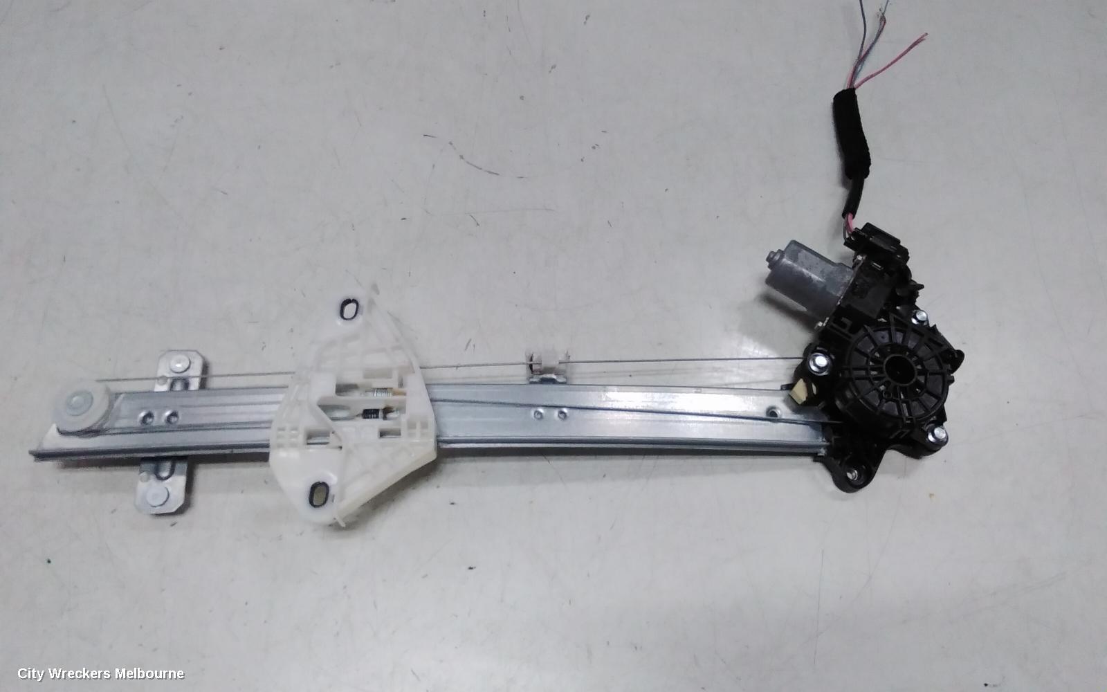 HONDA HRV RIGHT FRONT WINDOW REG/MOTOR, RV, 12/2021 ONWARDS - Image 2