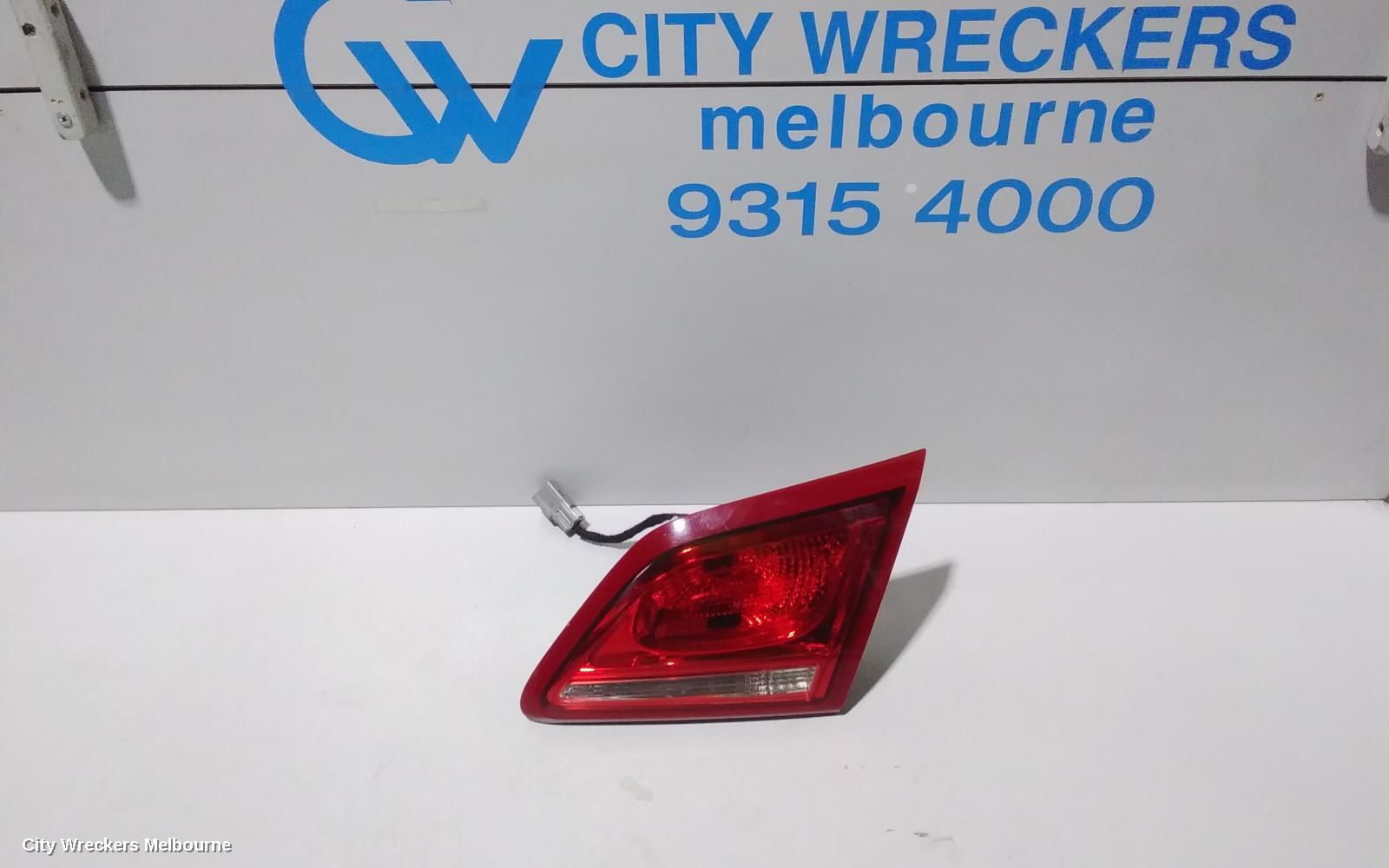 HOLDEN COMMODORE REAR GARNISH, BOOTLID LAMP (RH SIDE), VF, SEDAN, CLEAR TYPE, EVOKE/SV6/SS/INTERNATIONAL, 05/2013 - 12/2017 - Image 1