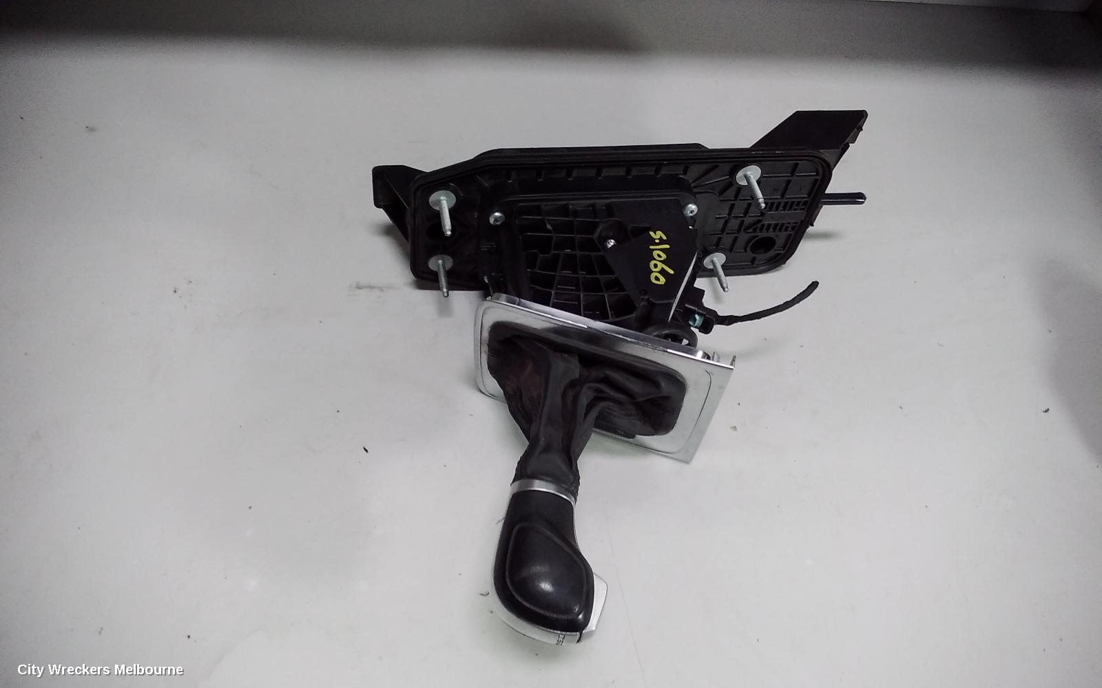 VOLKSWAGEN PASSAT GEAR STICK/SHIFTER, 3C/MK6 B7, AUTO T/M, 04/2011 - 05/2015 - Image 2