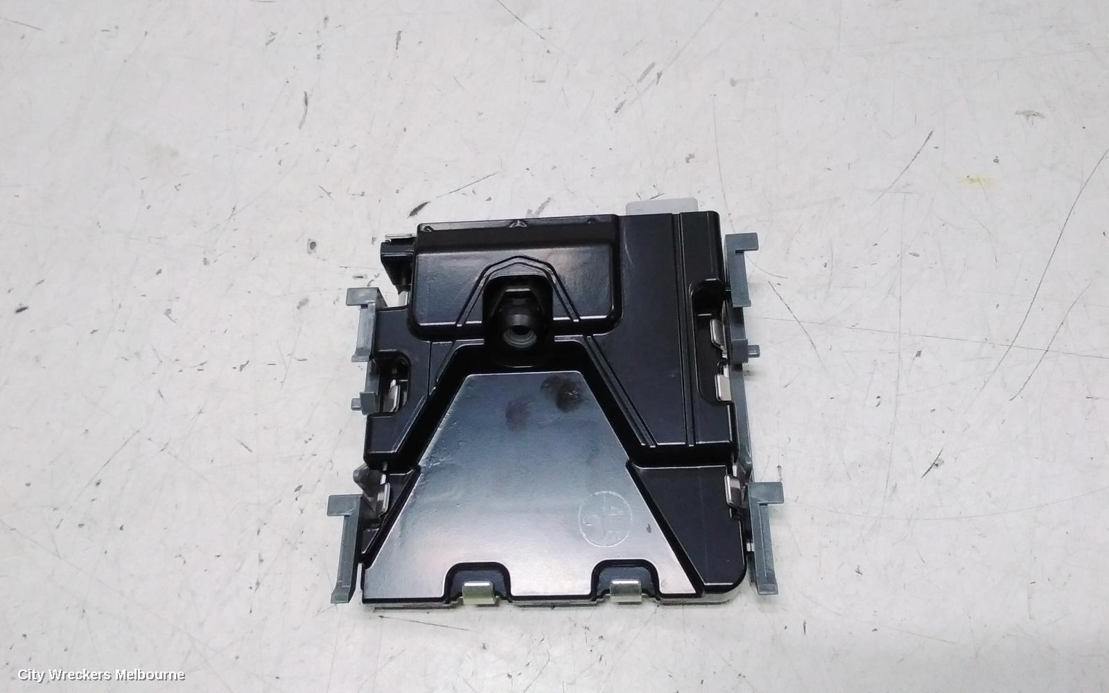 TOYOTA RAV4 REVERSE CAMERA, FRONT CAMERA (WINDSCREEN MOUNTED), XA40, 12/2015 - 12/2018 - Image 1
