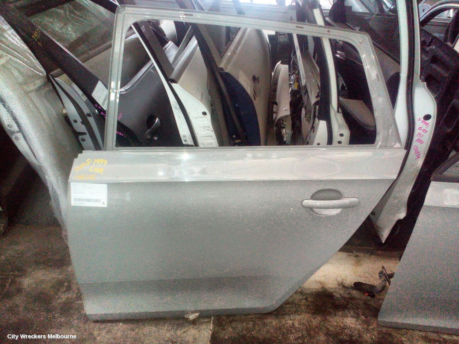 SKODA RAPID LEFT REAR DOOR/SLIDING, NH, 05/2014 - 12/2020 - Image 2