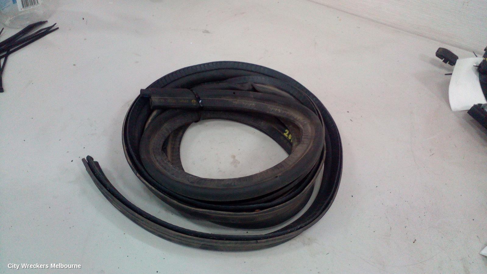 RENAULT KANGOO SEAL, REAR TAILGATE SEAL RUBBER ON BODY: 63842, X61, 10/2010 - 02/2022 - Image 2