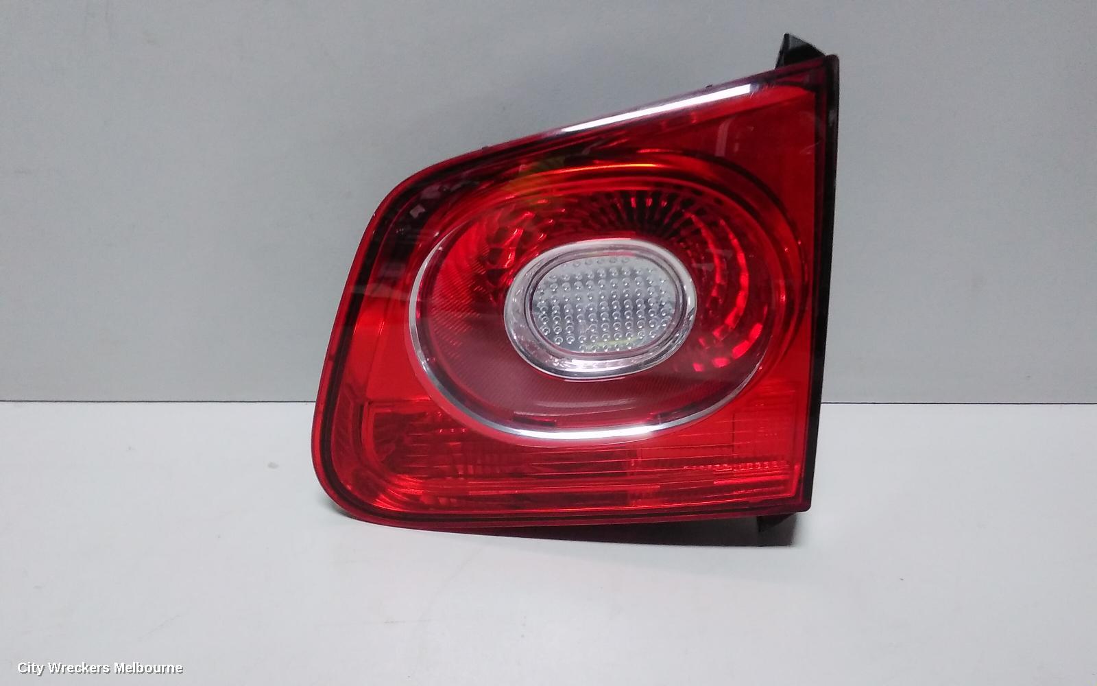 VOLKSWAGEN TIGUAN REAR GARNISH, TAILGATE LAMP (RH SIDE), 5N, 05/2008 - 06/2011 - Image 2