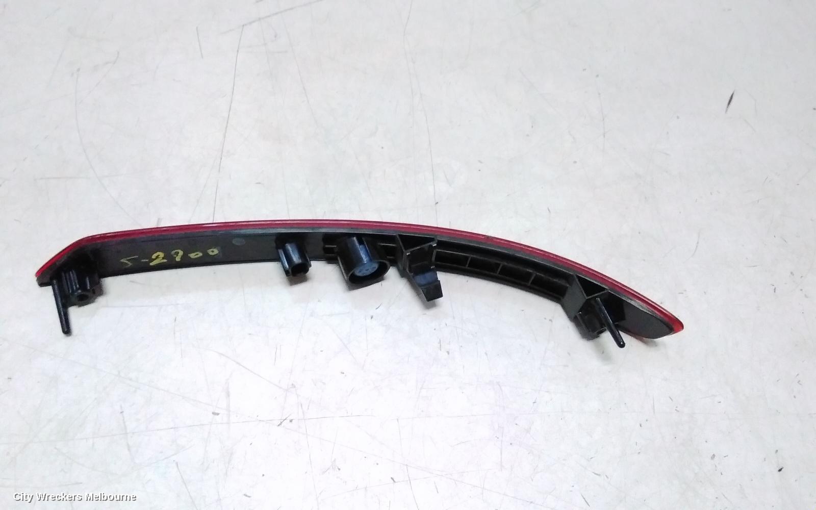 MITSUBISHI OUTLANDER RIGHT TAILLIGHT, ZM, IN BUMPER REFLECTOR, 08/2021 ONWARDS - Image 3