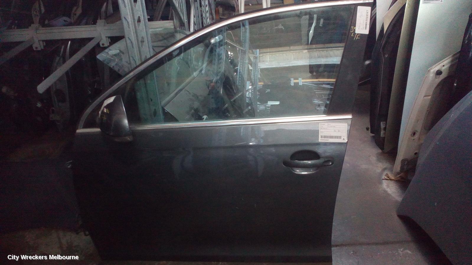 VOLKSWAGEN JETTA LEFT FRONT DOOR, 1KM, 02/2006 - 07/2011 - Image 1