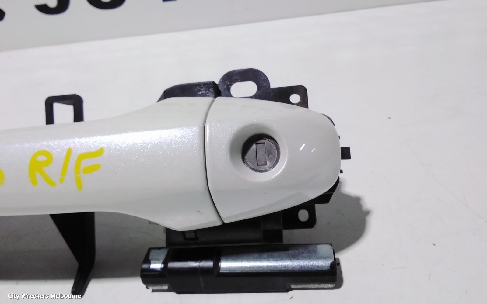 TOYOTA KLUGER DOOR HANDLE, OUTER, RH FRONT, NON KEYLESS ENTRY TYPE, GSU50/GSU55, 03/2014 - 02/2021 - Image 3