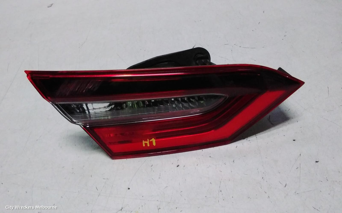 TOYOTA CAMRY REAR GARNISH, BOOTLID LAMP (LH SIDE), HALOGEN TYPE, XV70, 02/2021 - 05/2024 - Image 3