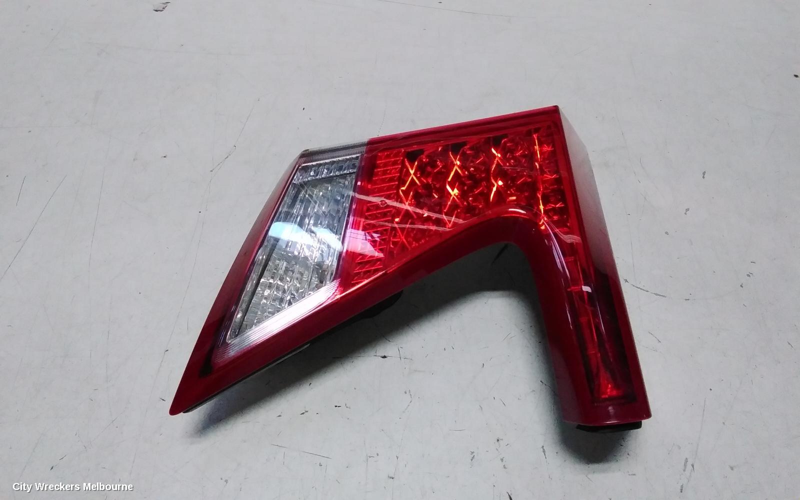 HONDA CIVIC REAR GARNISH, TAILGATE LAMP (LH SIDE), 9TH GEN, HATCH (VIN SHHFK), 06/2012 - 03/2015 - Image 3