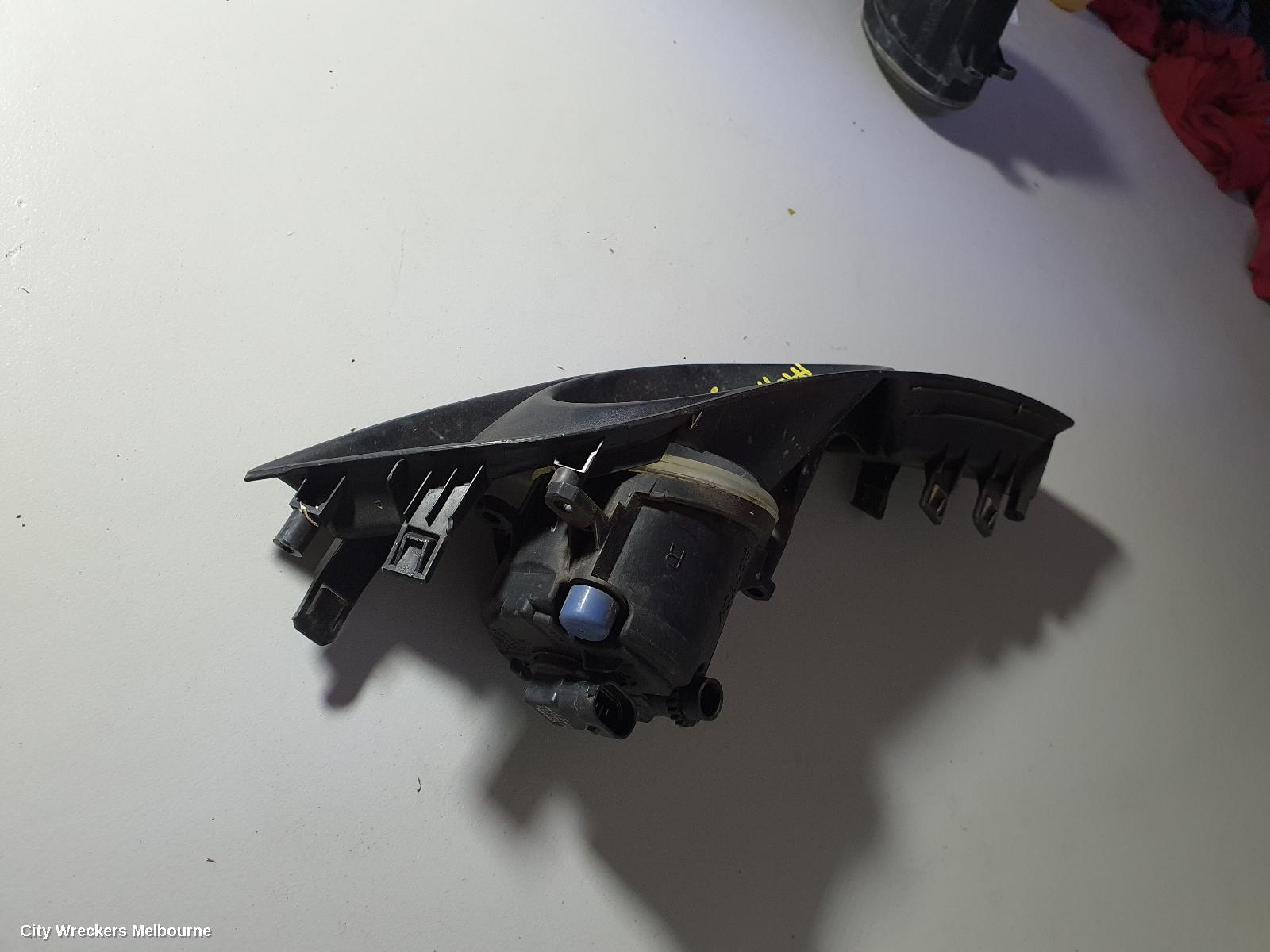 TOYOTA COROLLA RIGHT INDICATOR/FOG/SIDE, BUMPER FOGLAMP, ZRE152R, HATCH, 03/2007 - 10/2009 - Image 3